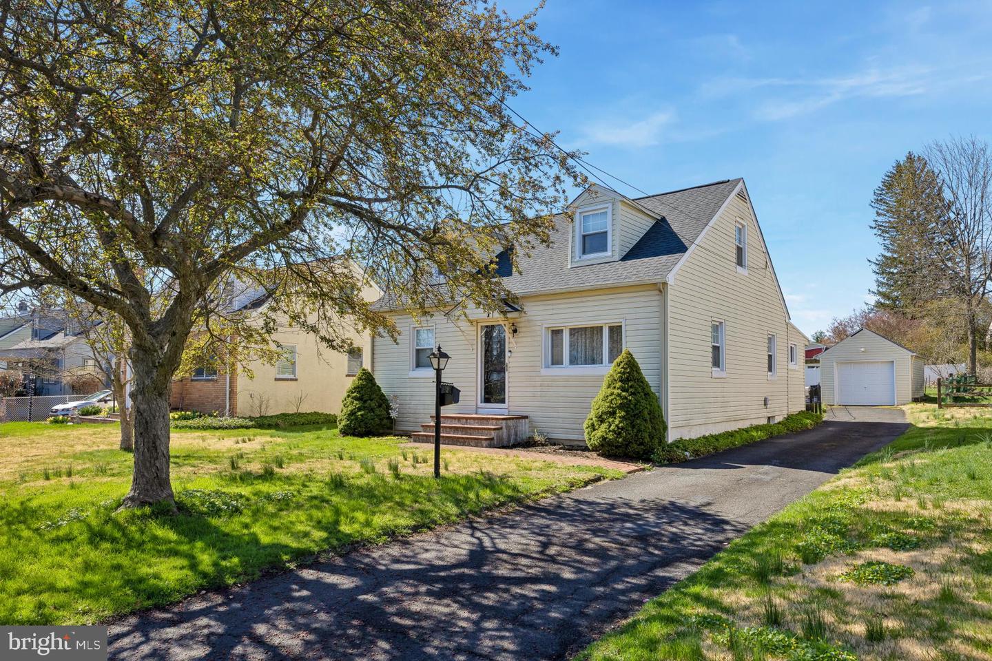 49 Loller Road, Hatboro