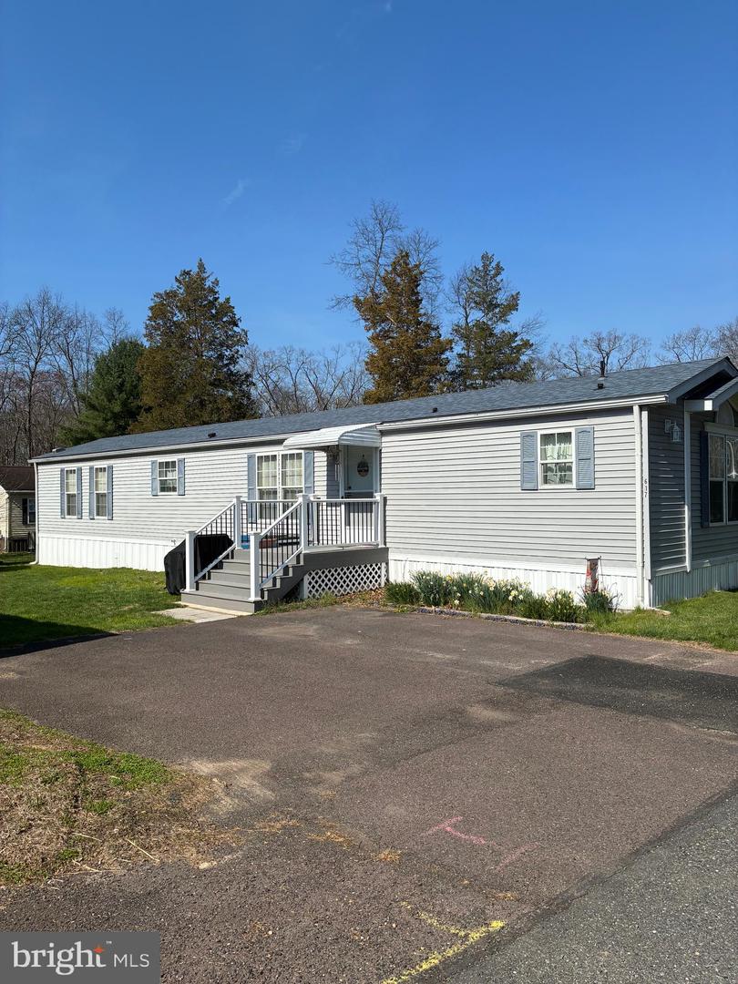 617 Willow Drive, Green Lane