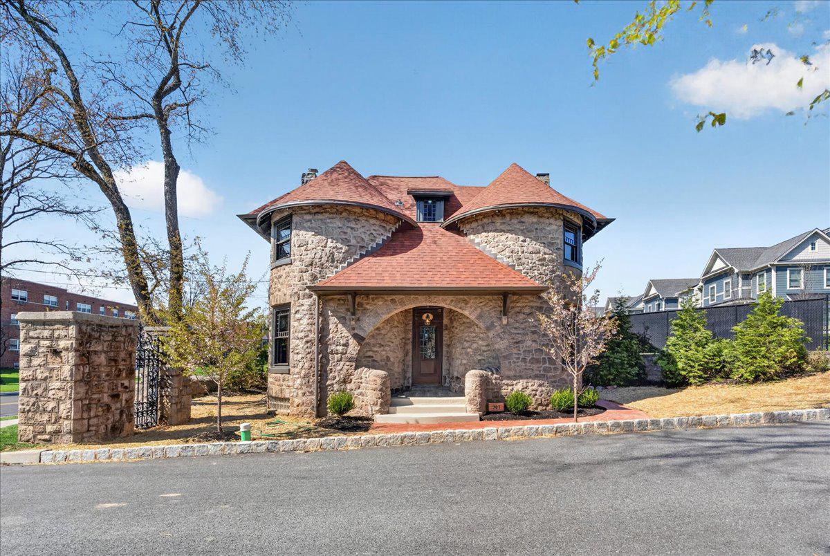 701 S Bethlehem Pike, Ambler