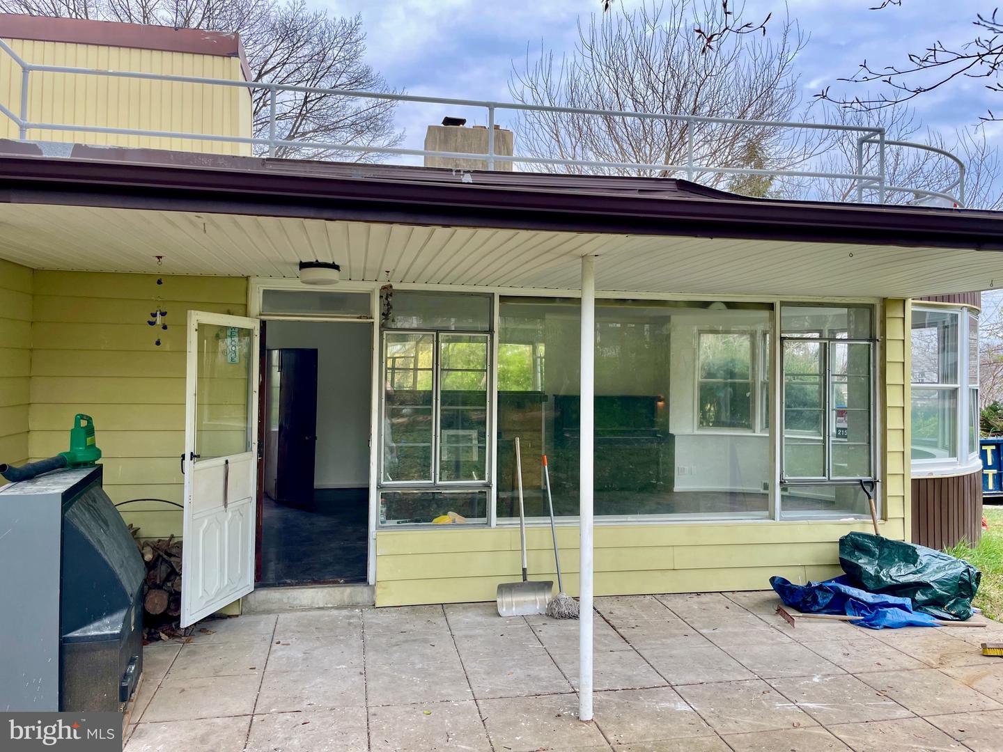 119 Robbins Avenue