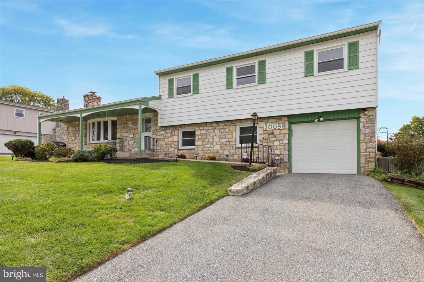 2008 Hemlock Road, Jeffersonville