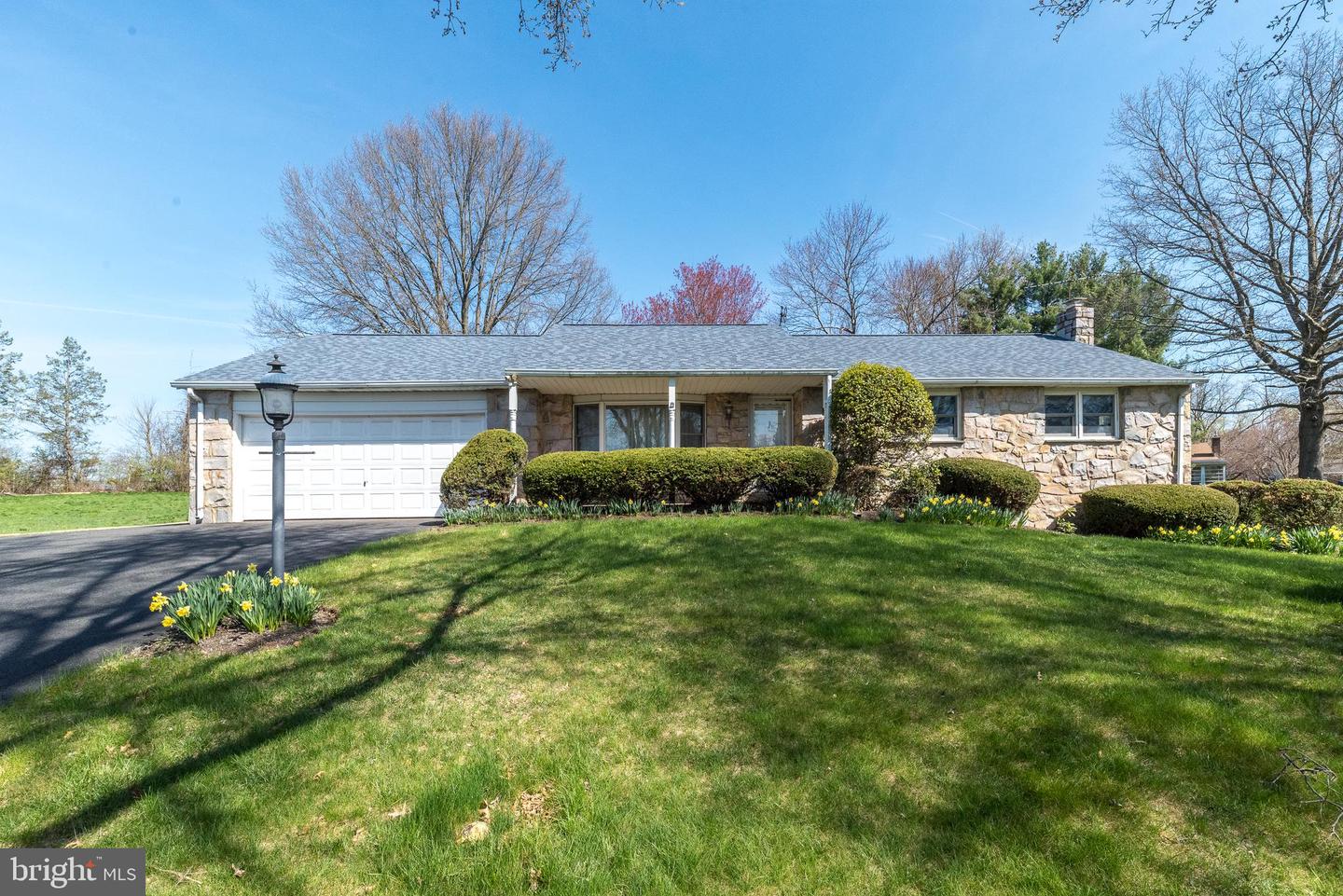 33 Onyx Lane, Gilbertsville