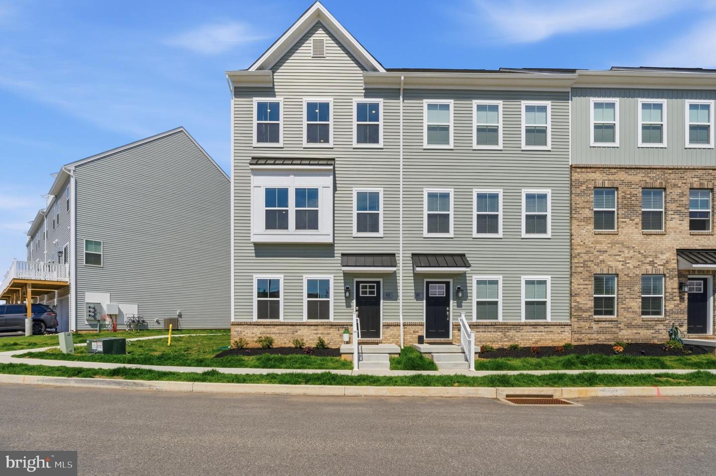 65 E Front Street, Bridgeport