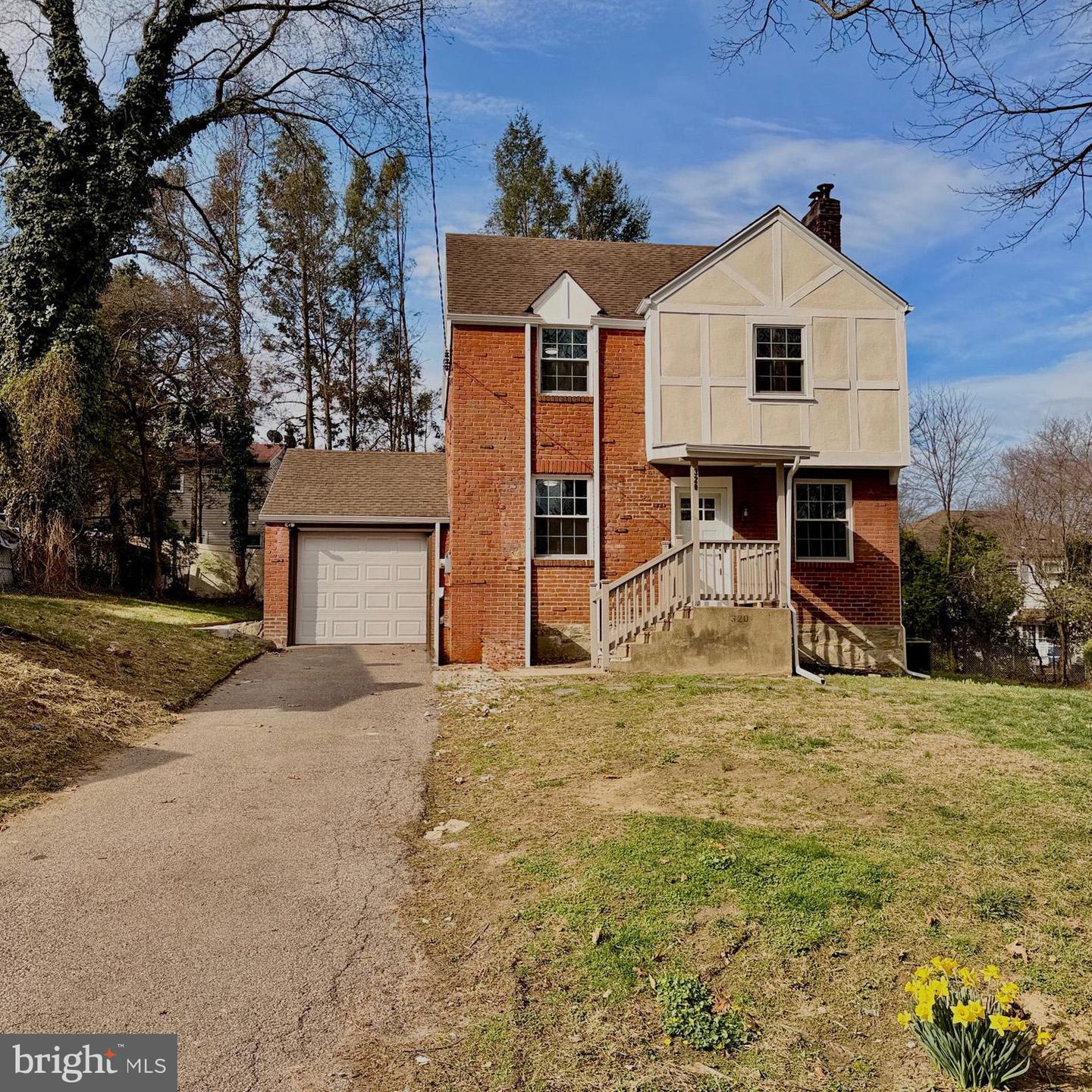 320 Short Ln