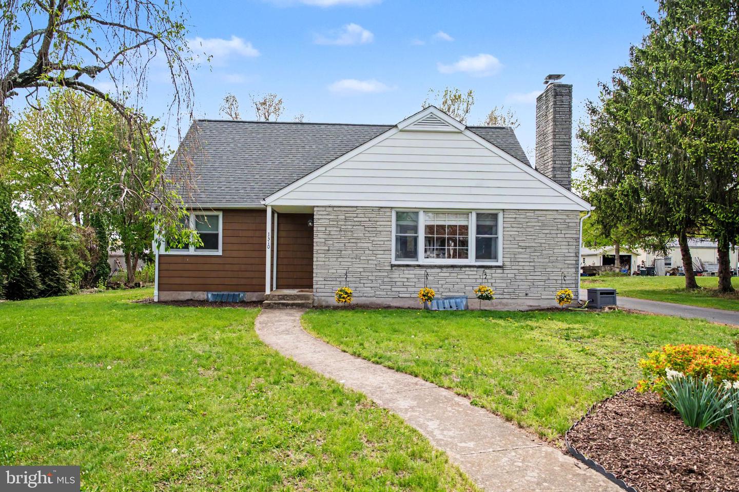 1310 Second Avenue, Gilbertsville