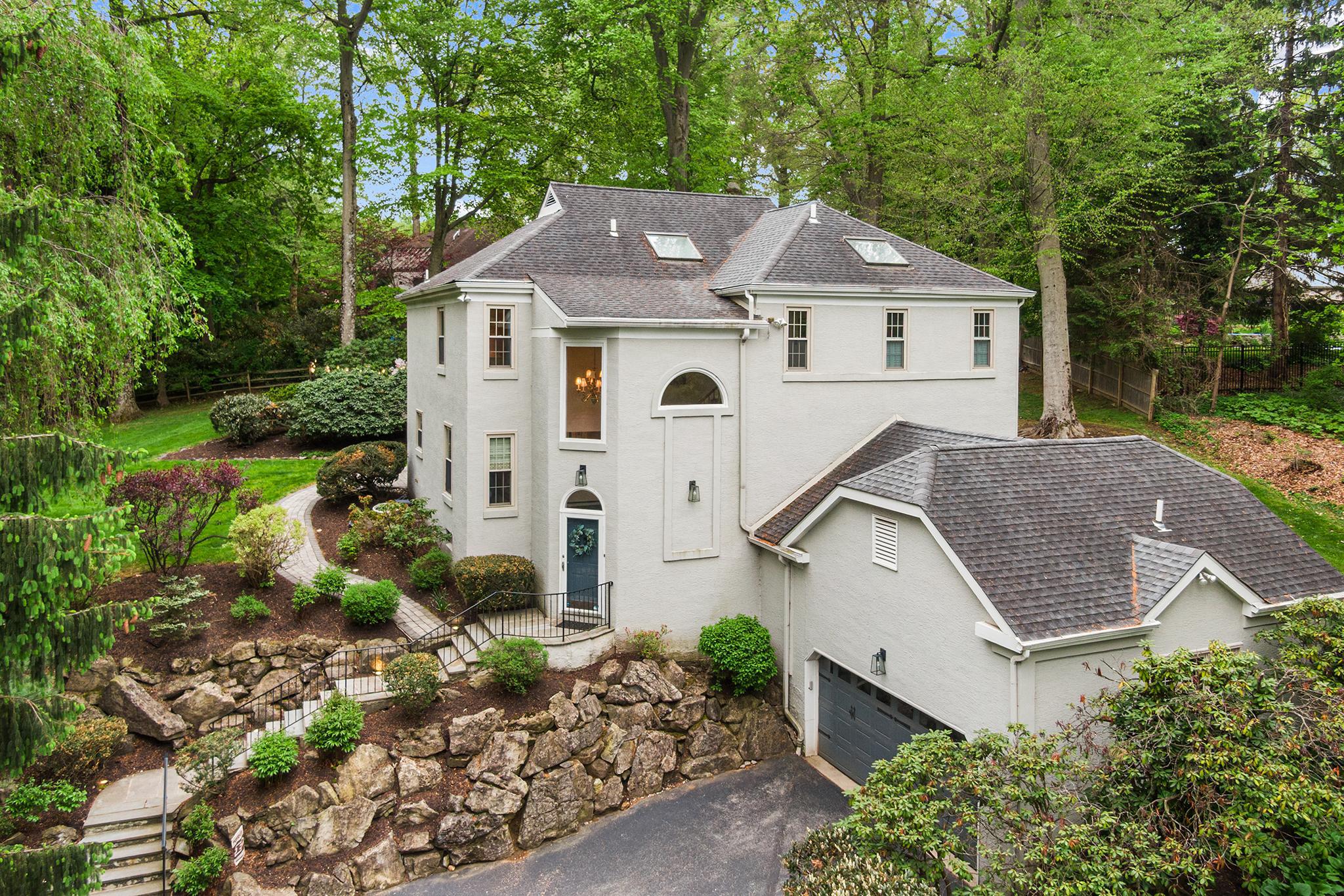 2114 Greenbrier Drive, Villanova