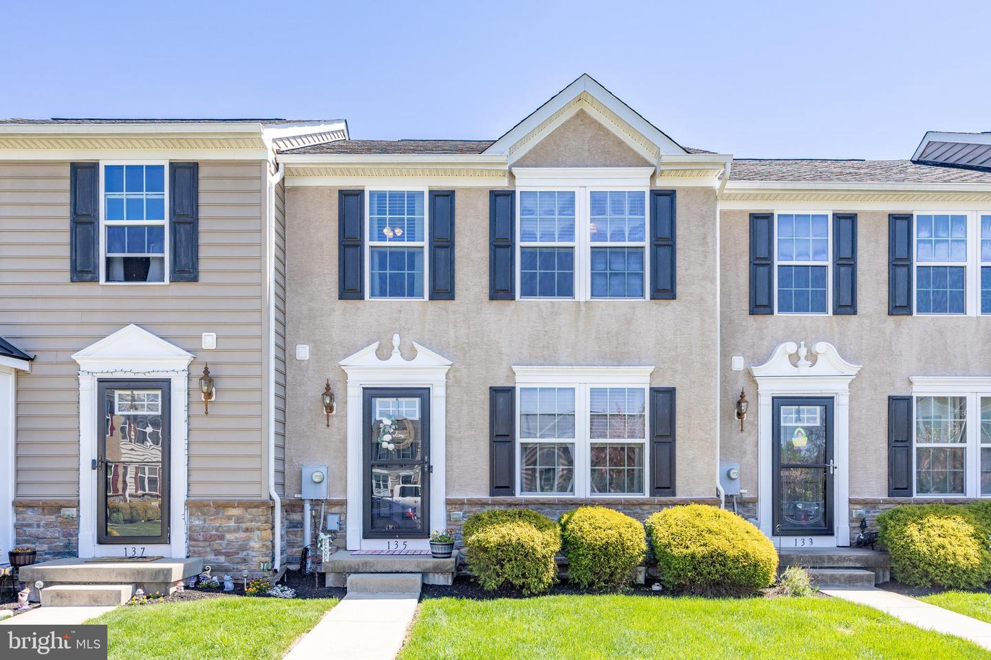 135 Sandpiper Court, Gilbertsville