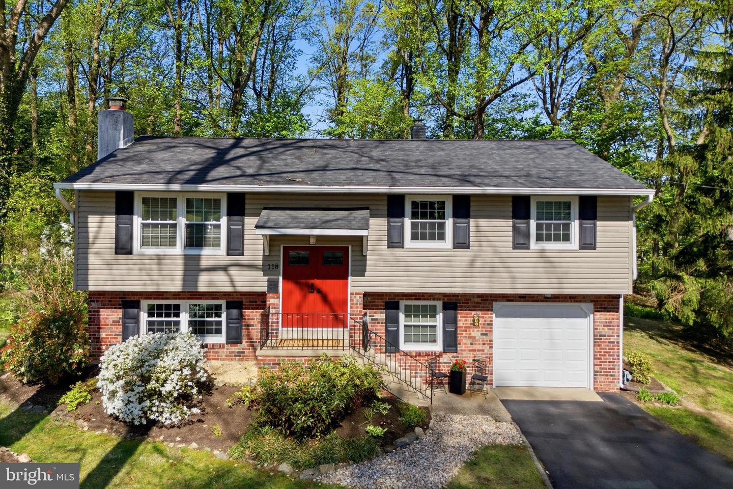 118 Clarrige Drive, Willow Grove
