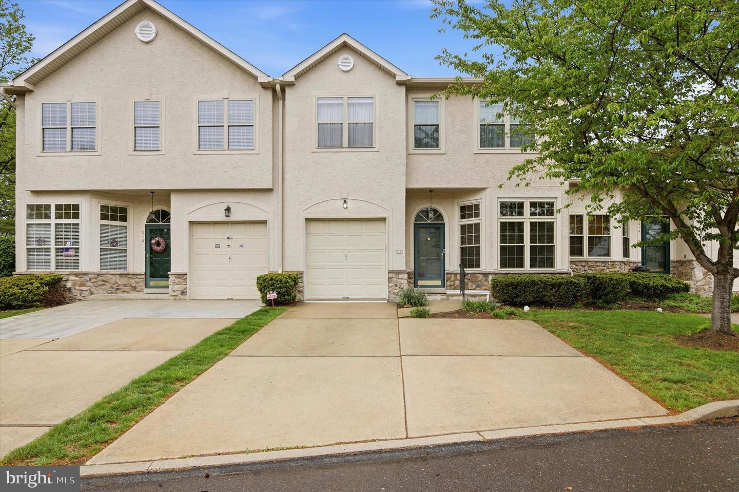 616 Manor Drive, Horsham