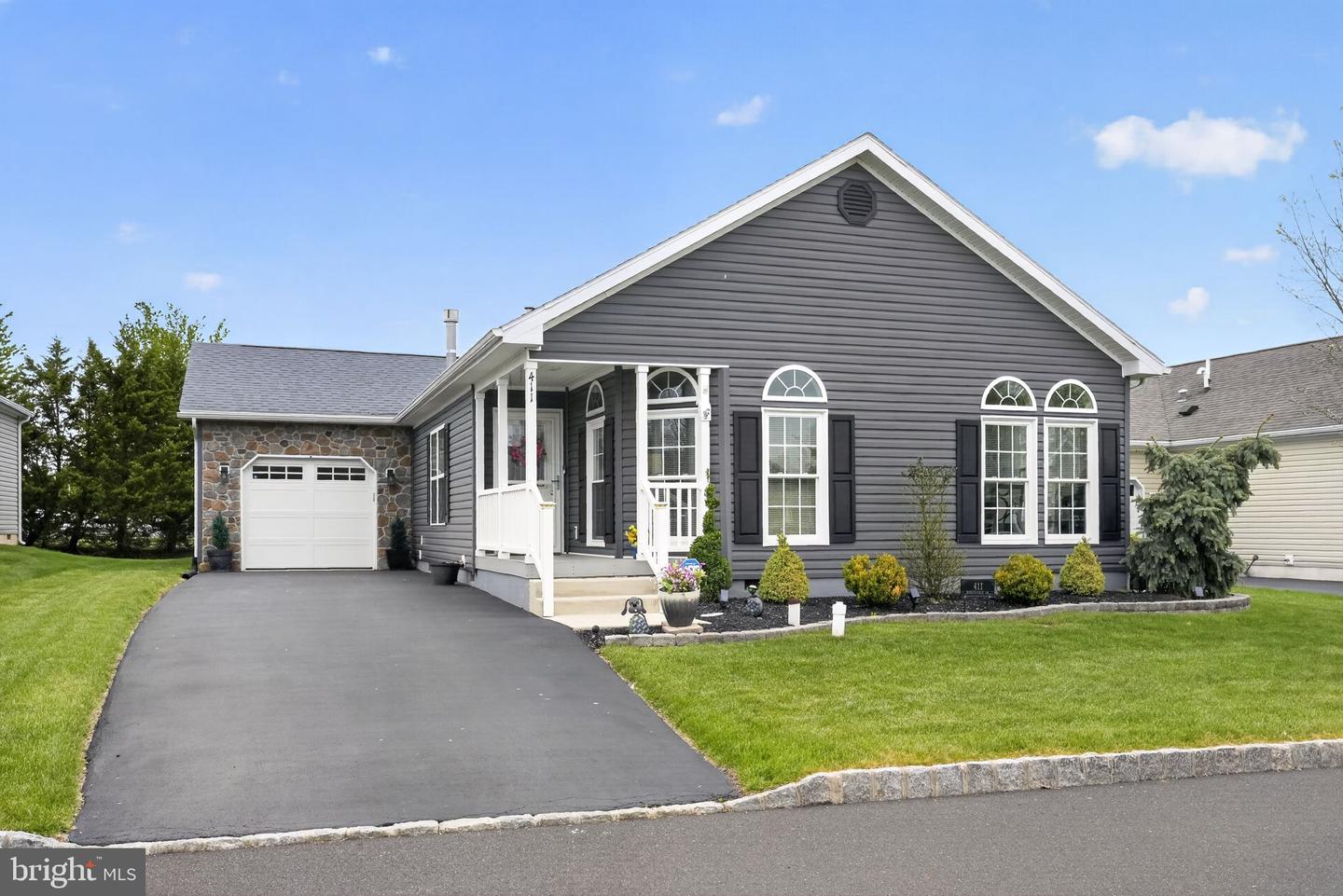411 Honeysuckle Lane