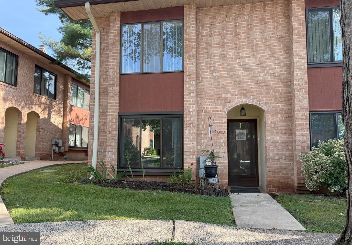 805 Stonybrook #805