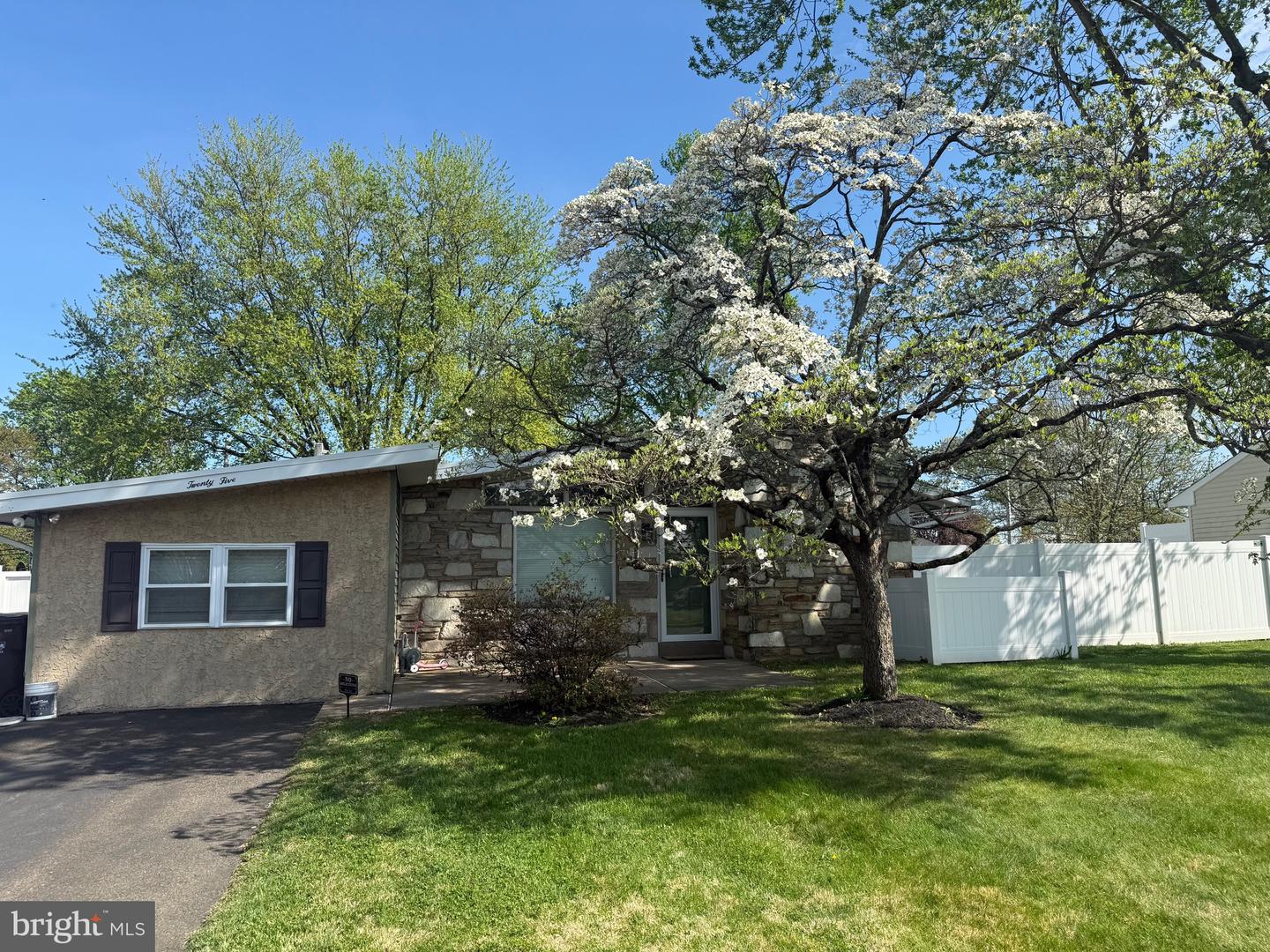 25 Maple Avenue, Hatboro