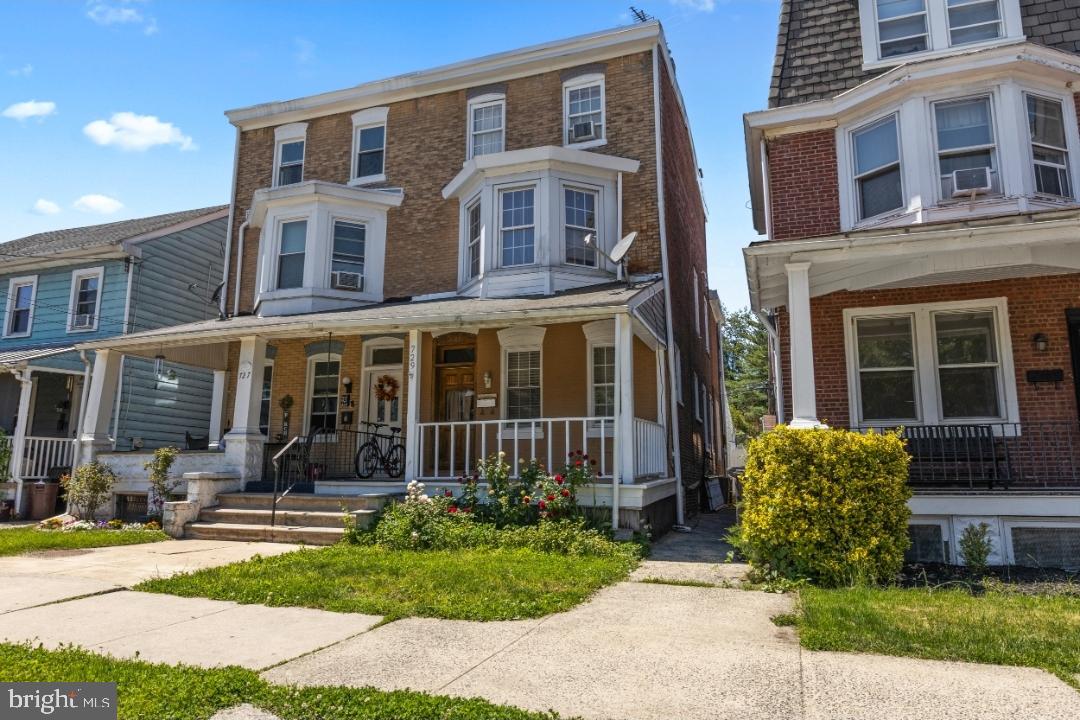 729 Haws Avenue
