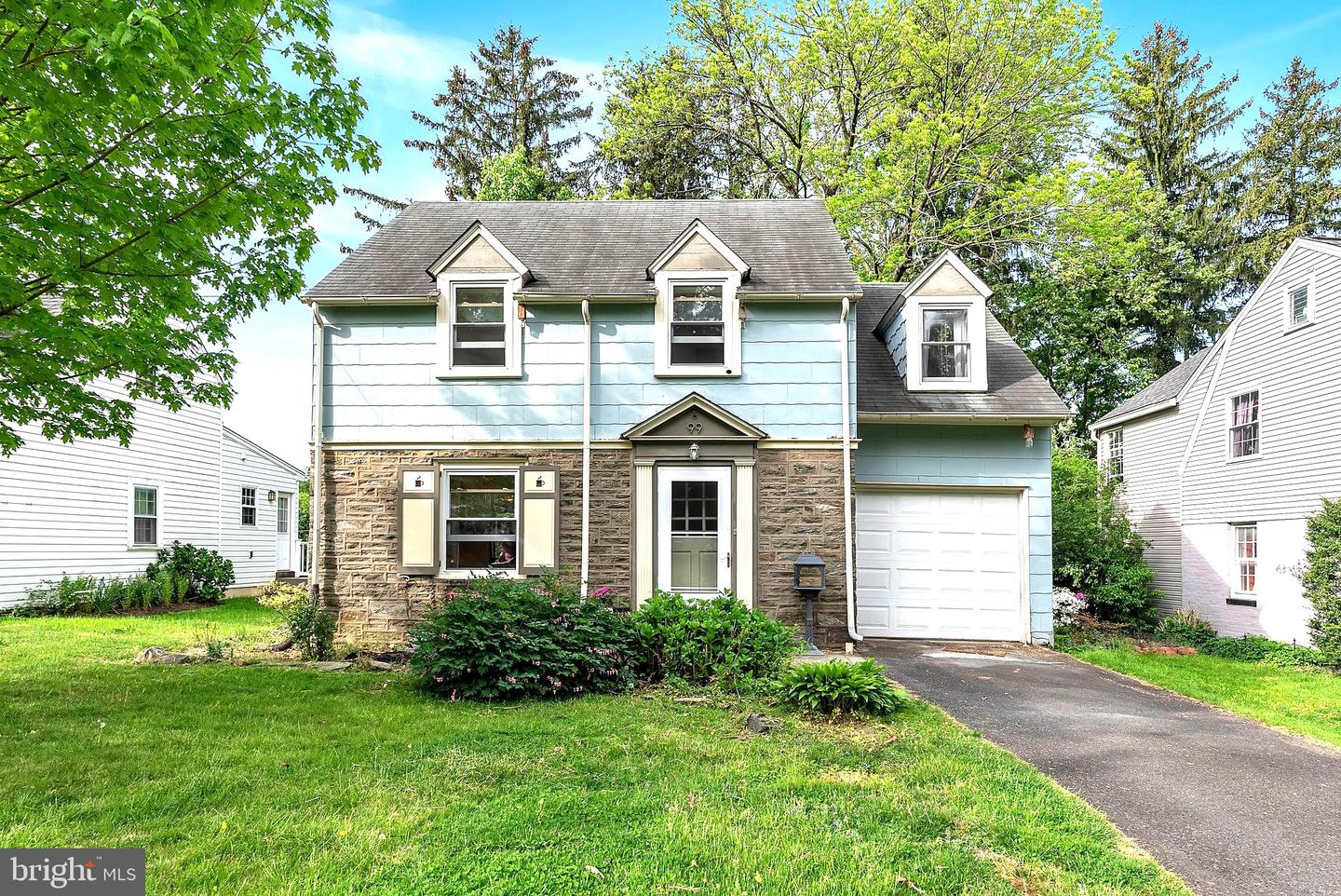 99 Runnymede Avenue, Jenkintown