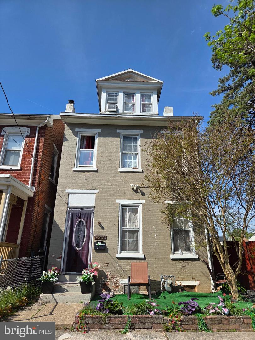 427 Walnut Street
