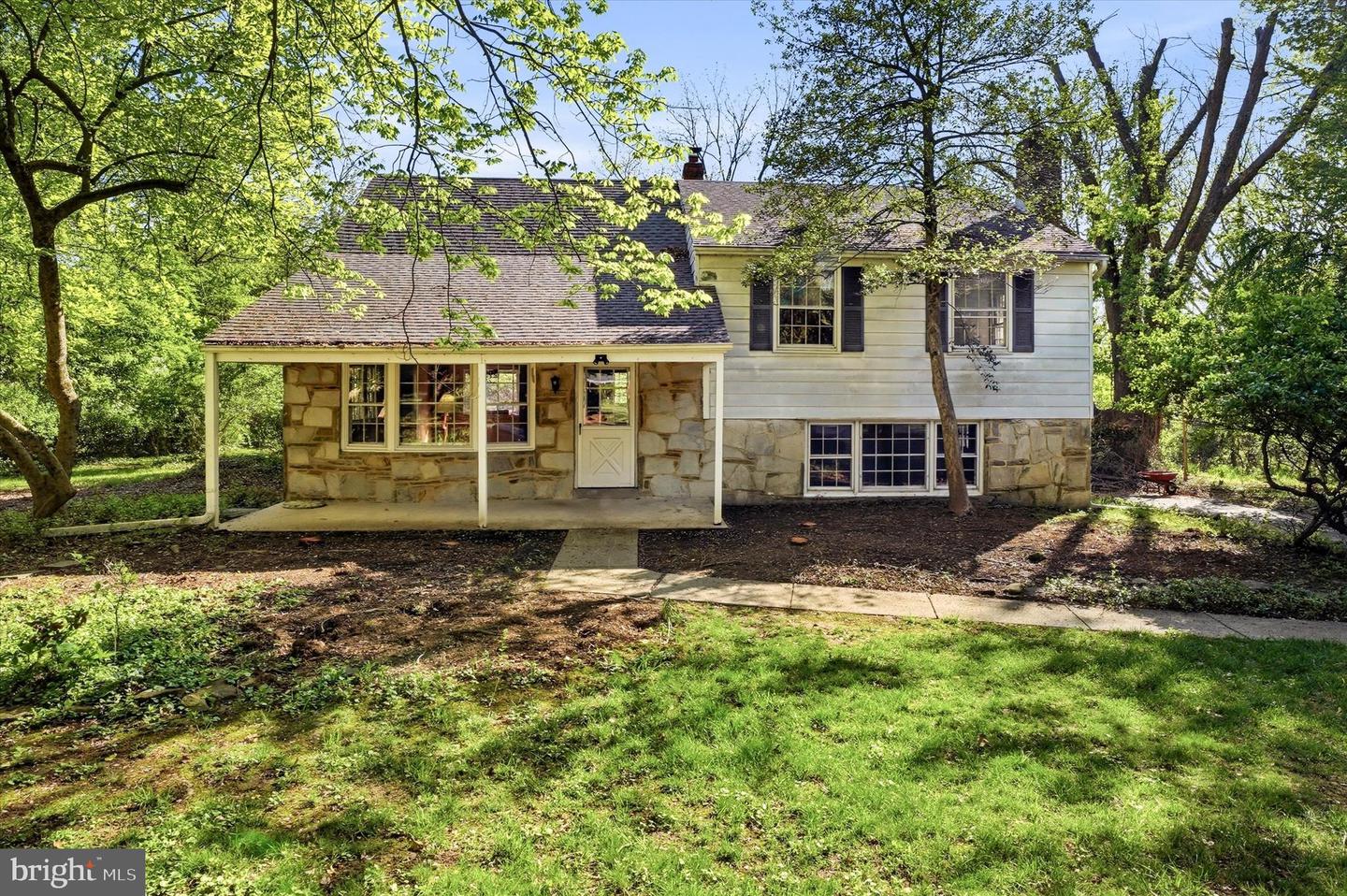 662 Deaver Drive, Blue Bell