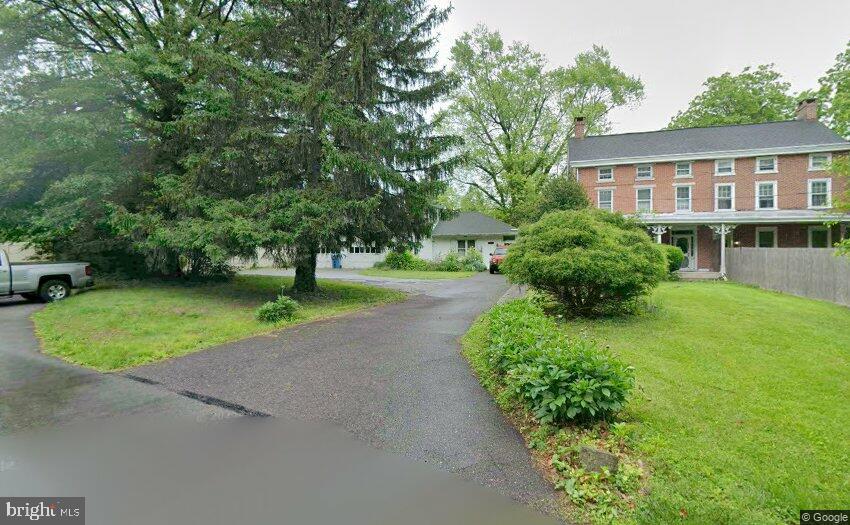 900 Homestead Lane