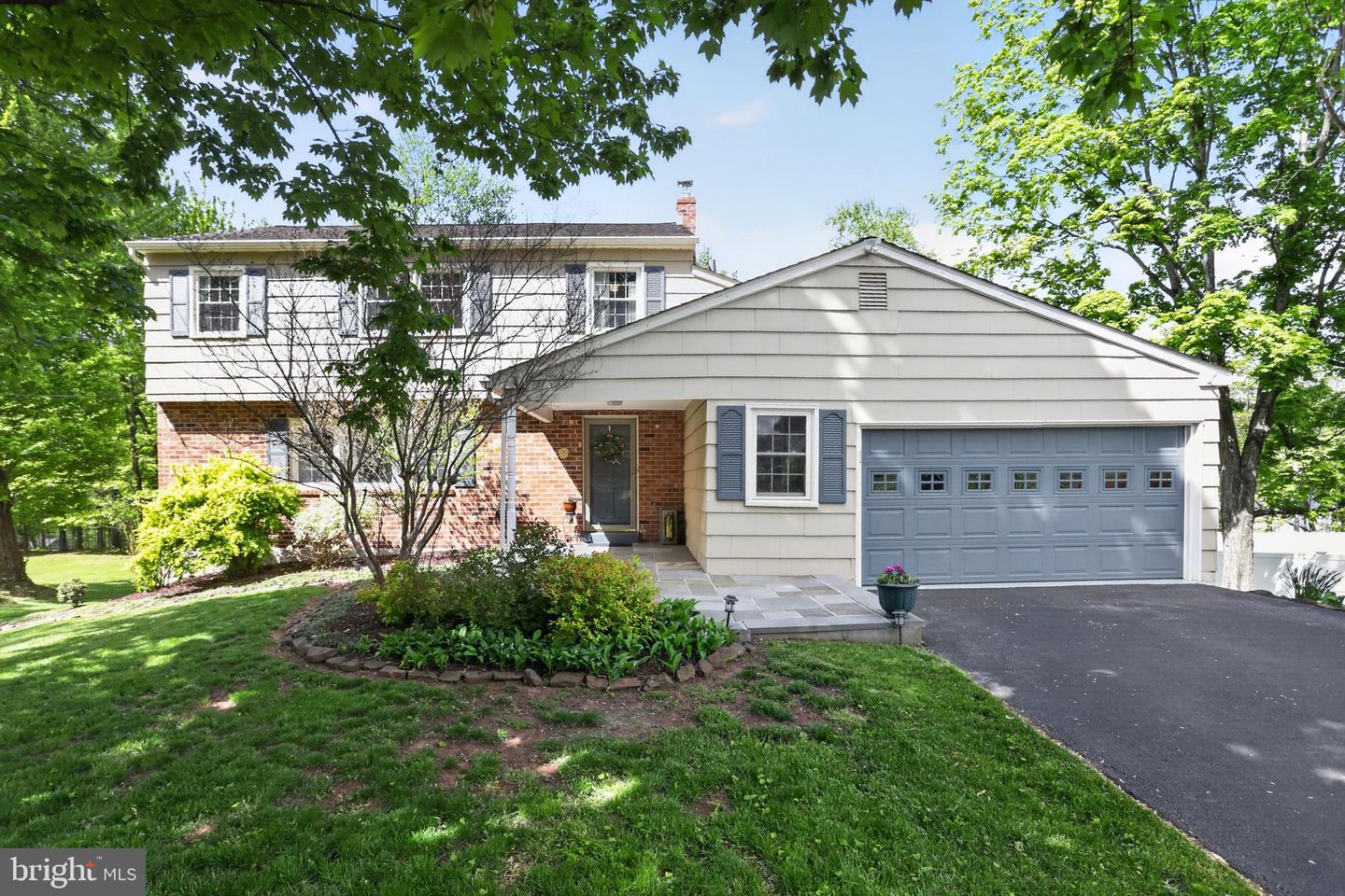 813 Mockingbird Lane, Norristown