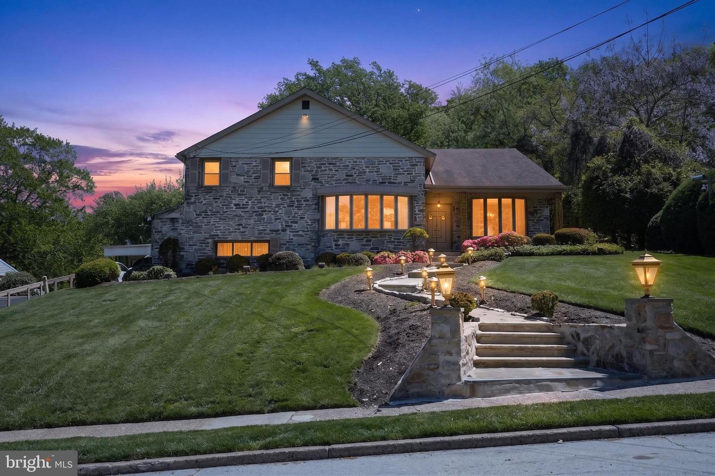 1912 Cobden Rd, Glenside