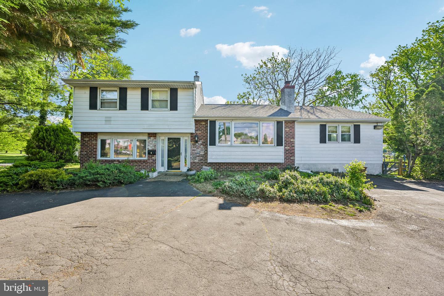 2 Flamingo Road, Hatboro