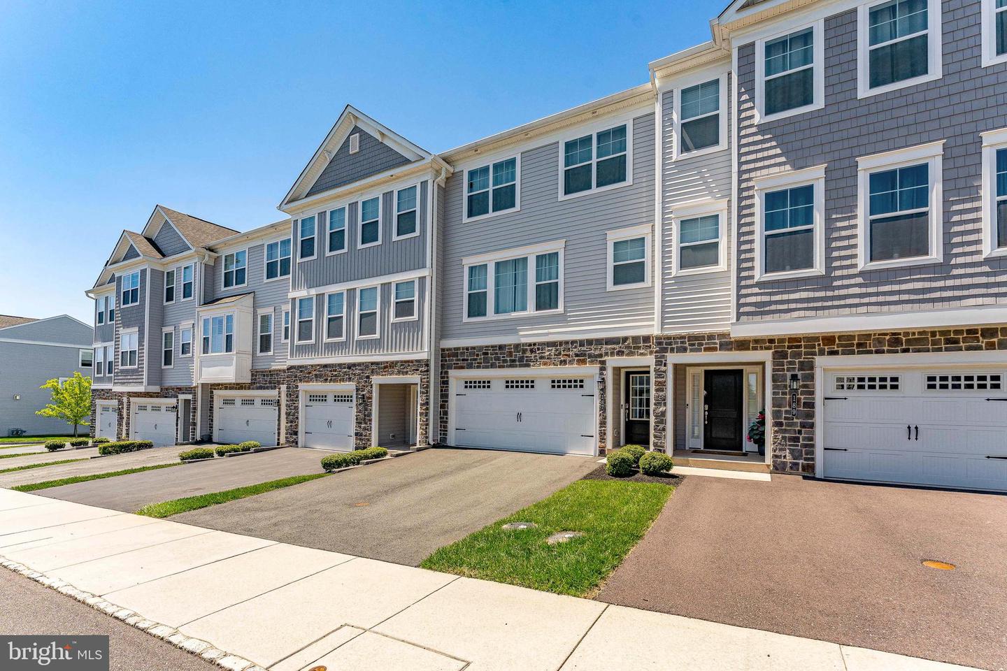 187 Larrabee Way