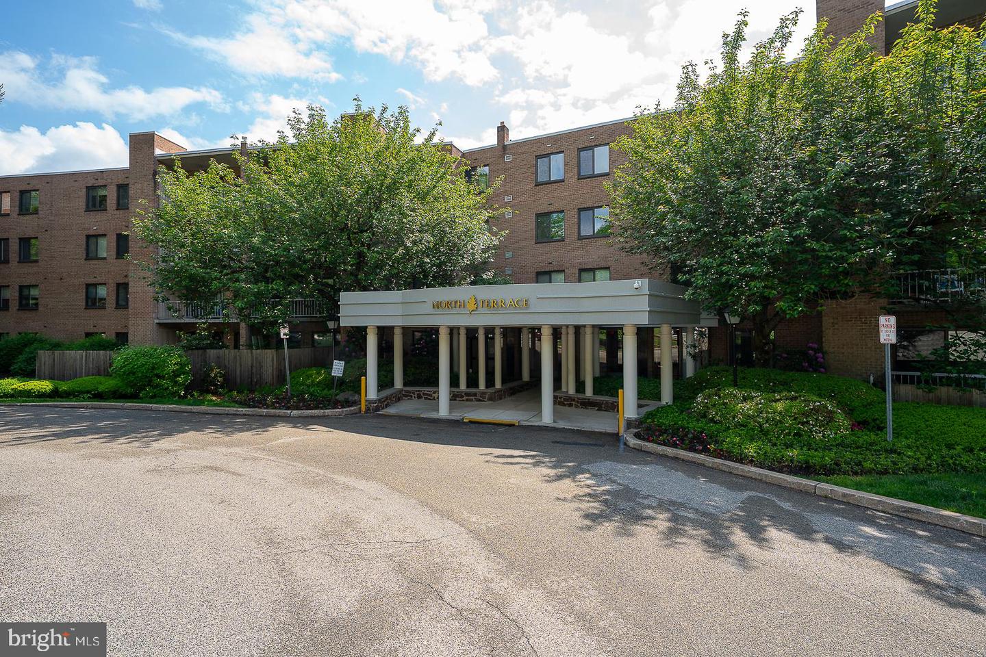 1655 Oakwood Dr CONDO N201