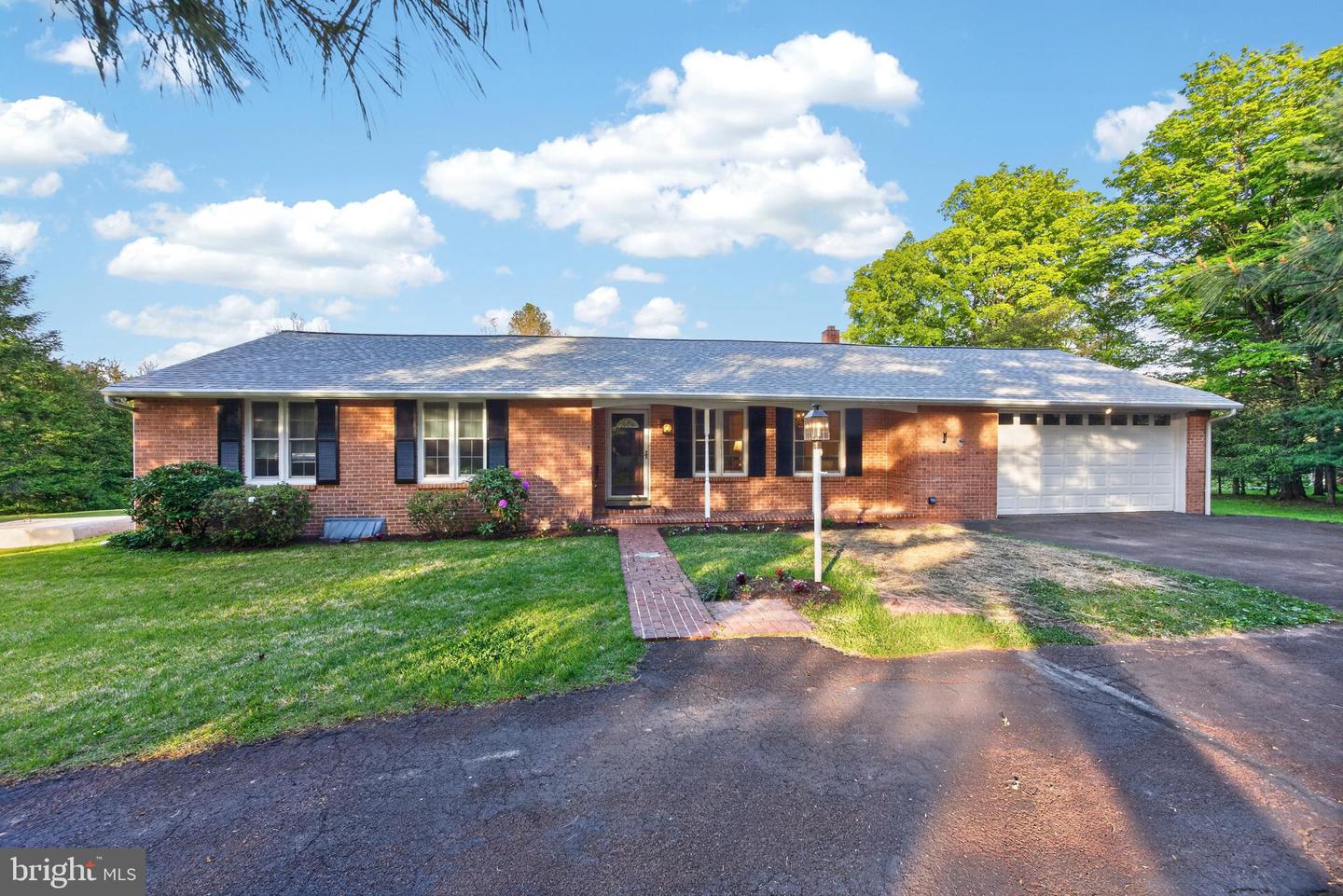 663 Camp Wawa Road, Lederach