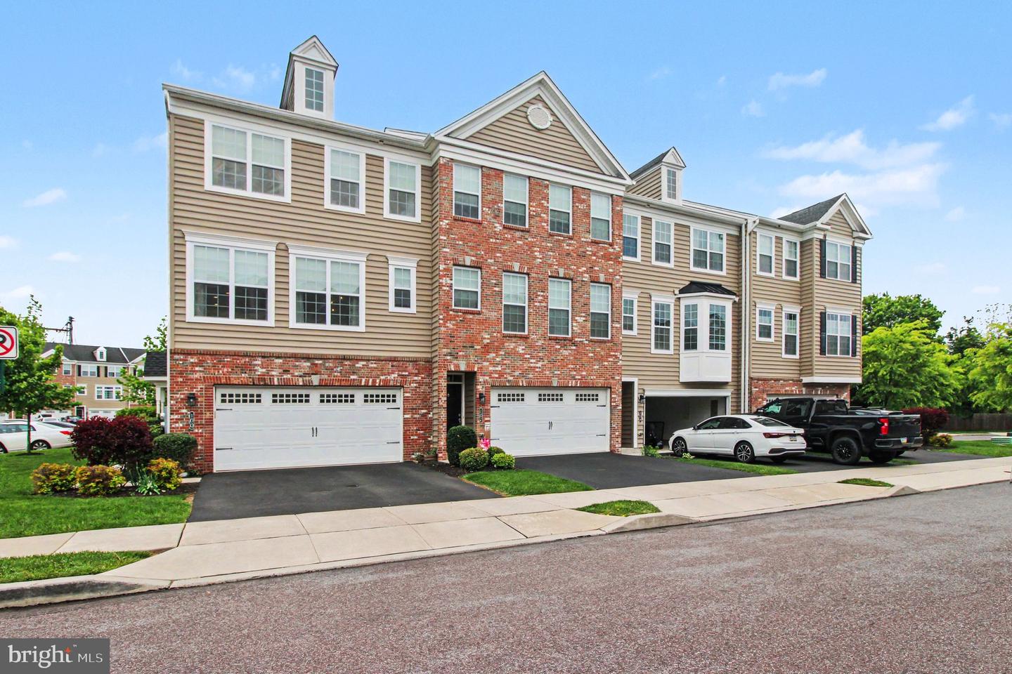 100 Arlington Ln