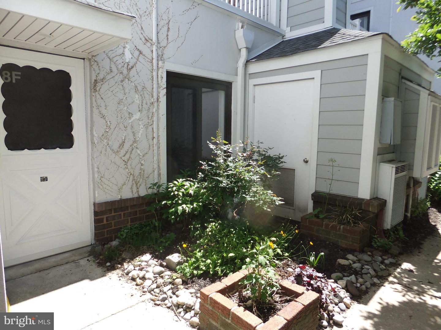 1750 Oakwood Terrace #8f