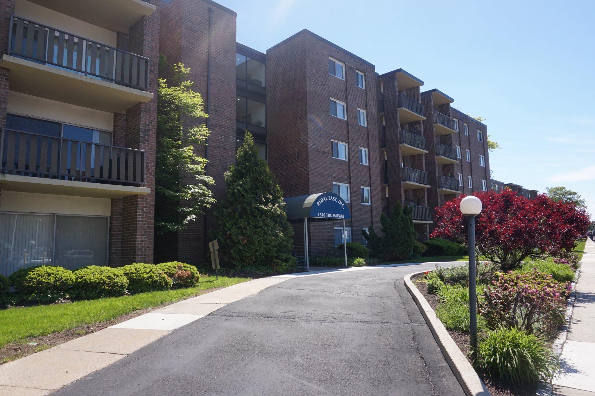 1570 The Fairway #512 E