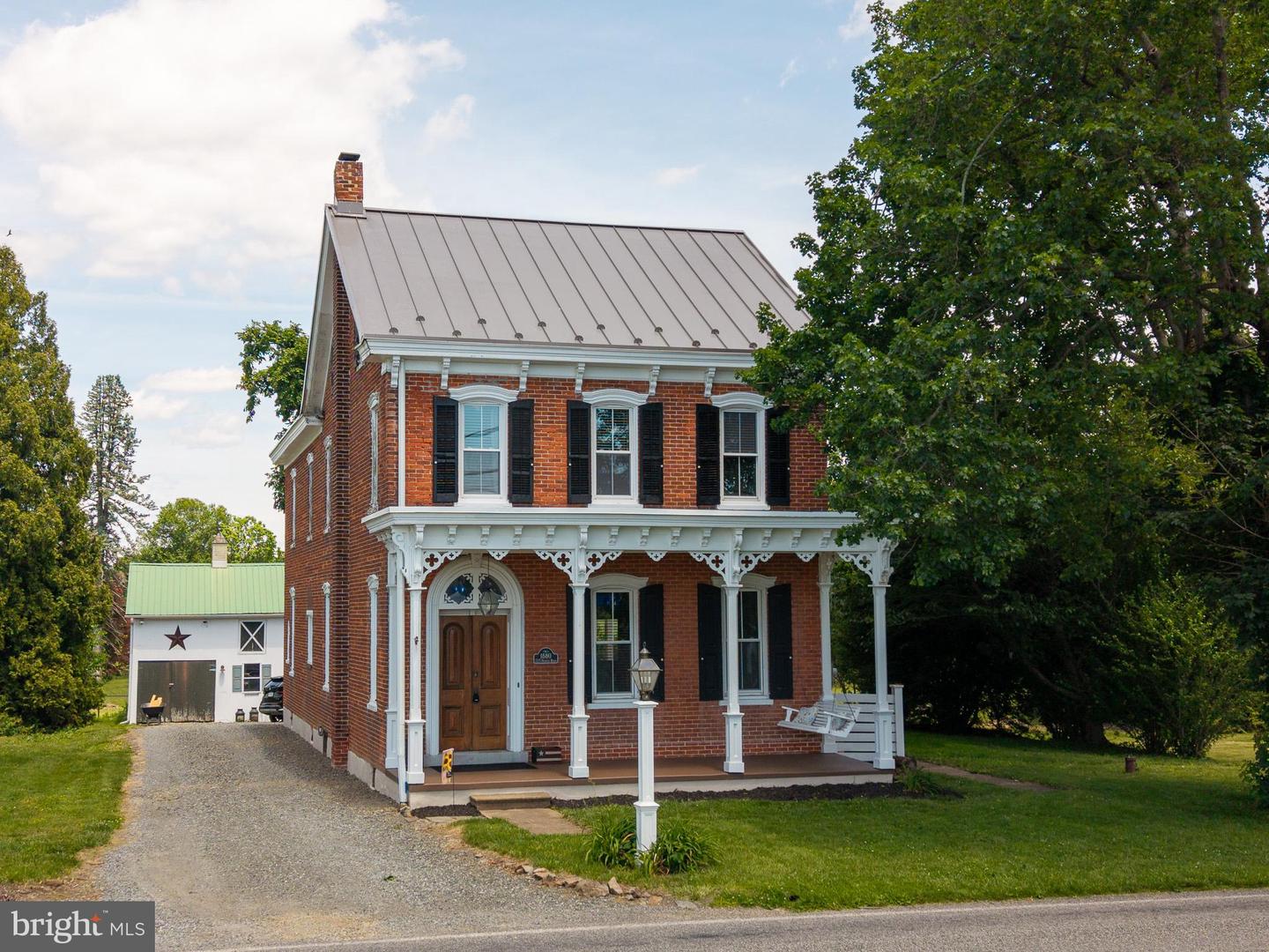 225 Niantic Road, Barto