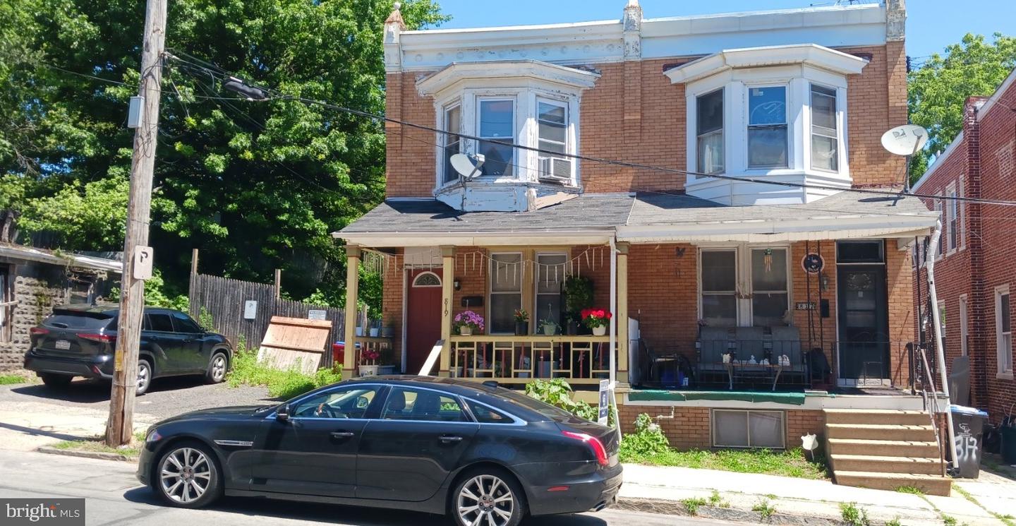 819 W Elm Street