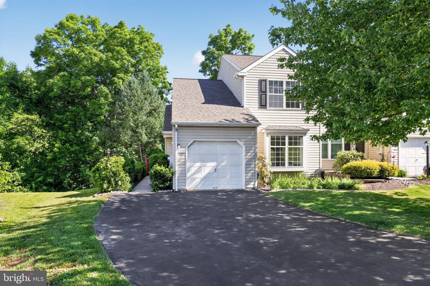 1150 Oxford Circle