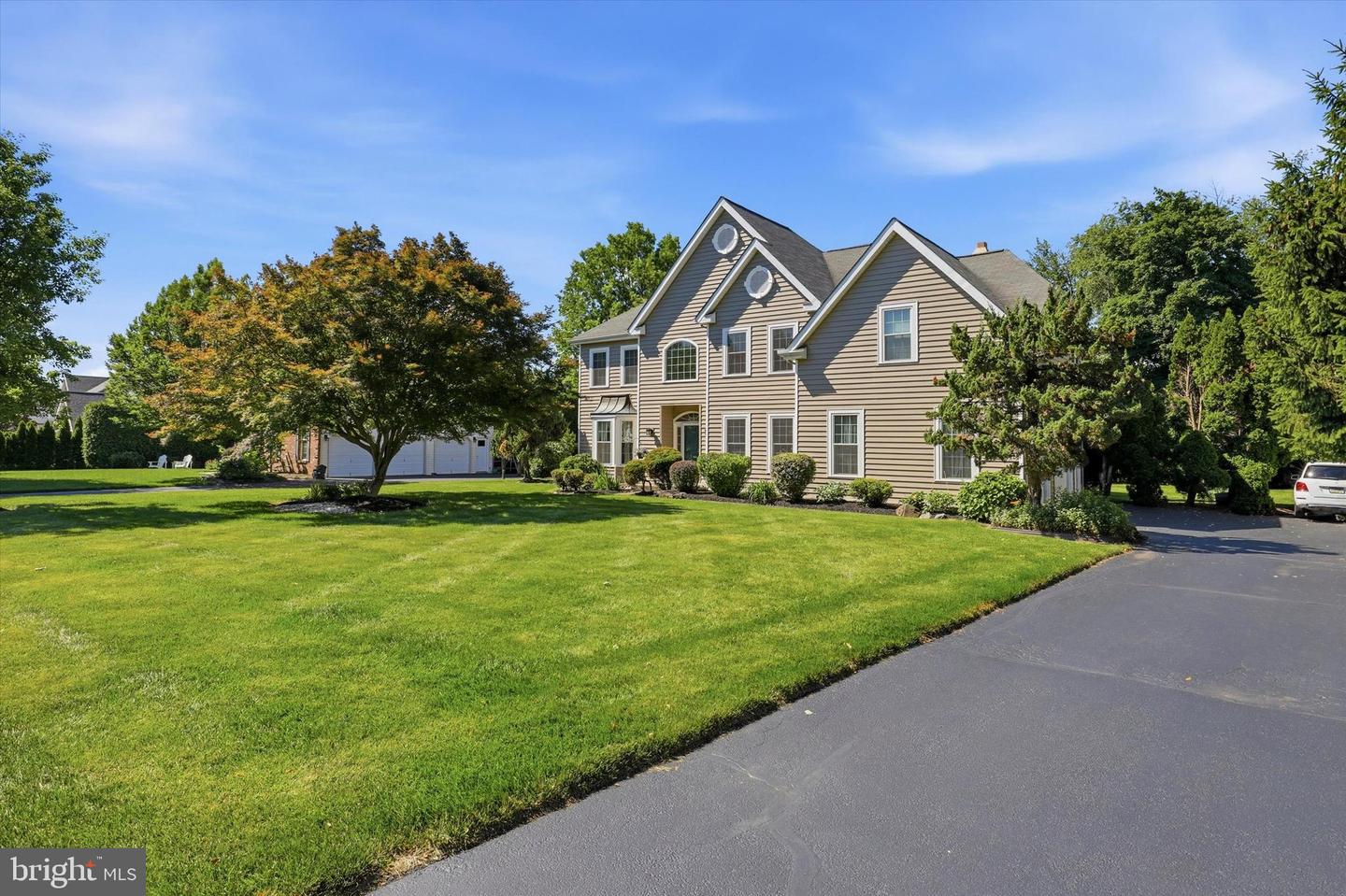 2608 Lloyd Lane