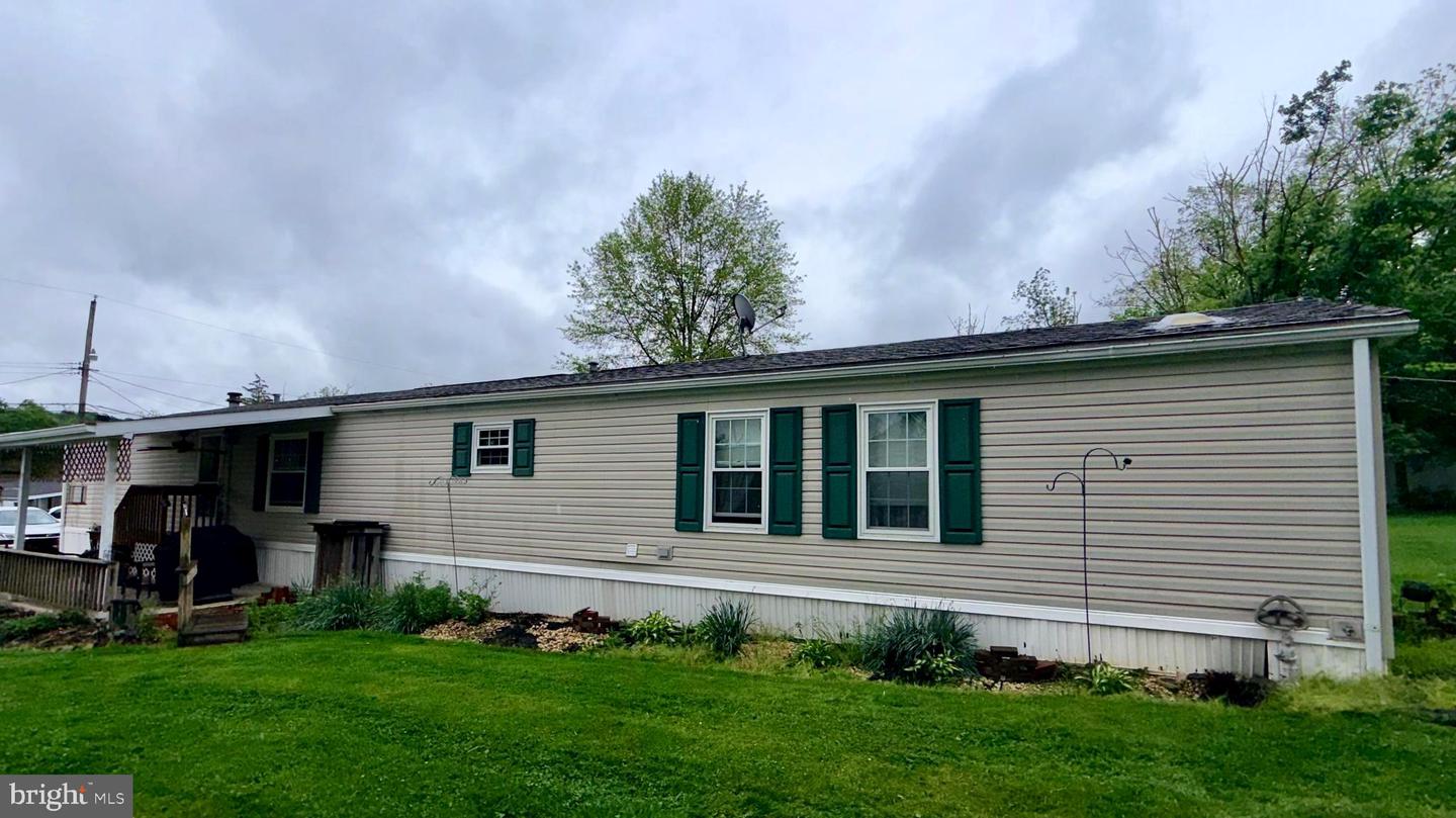 570 Layfield Road #l, Perkiomenville