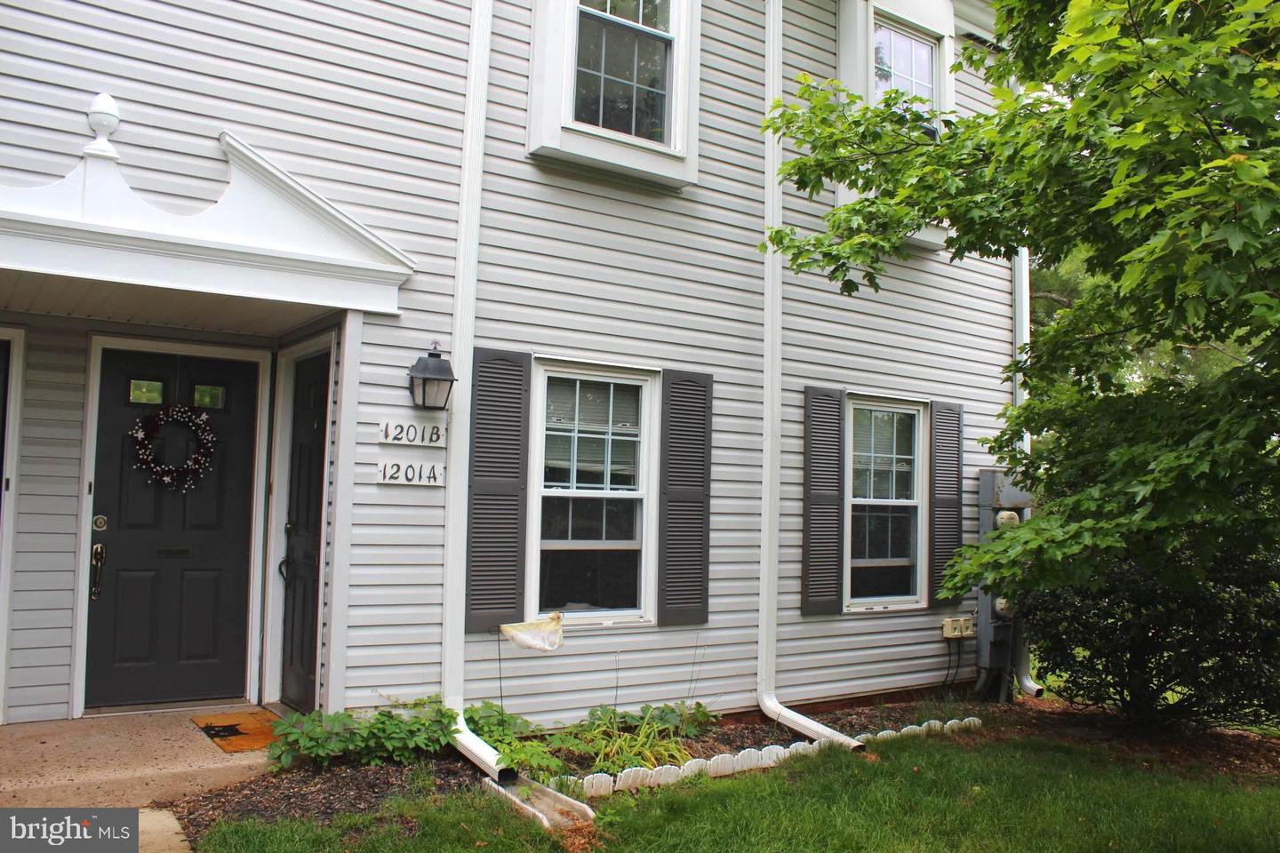 1201 Crosshill Court