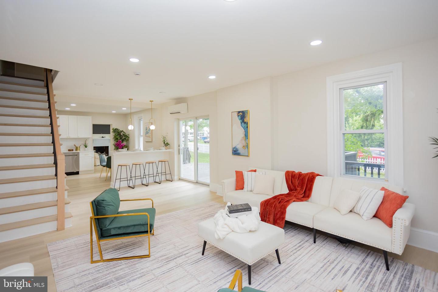 139 W Walnut Street