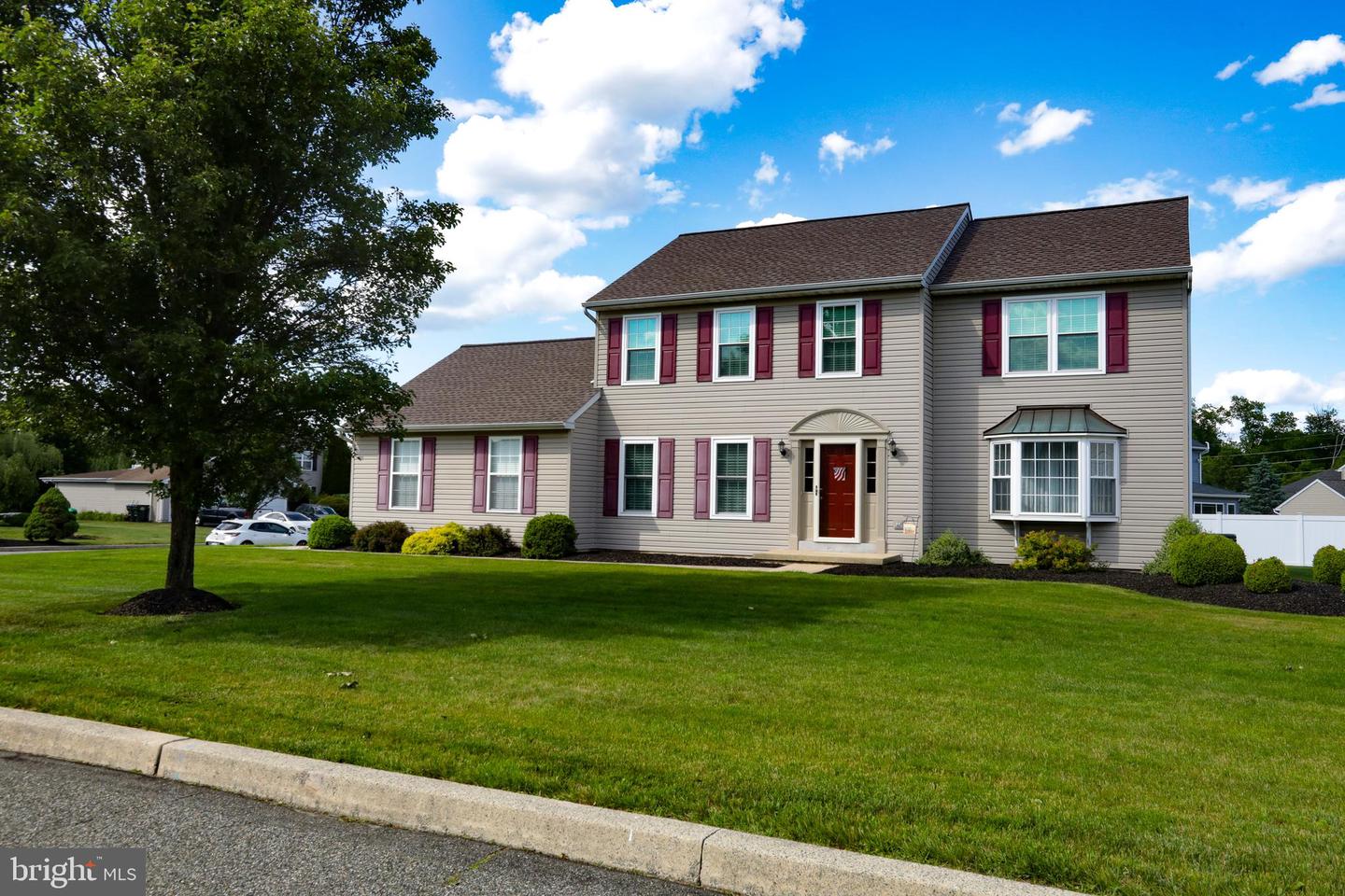 102 Noble Lane