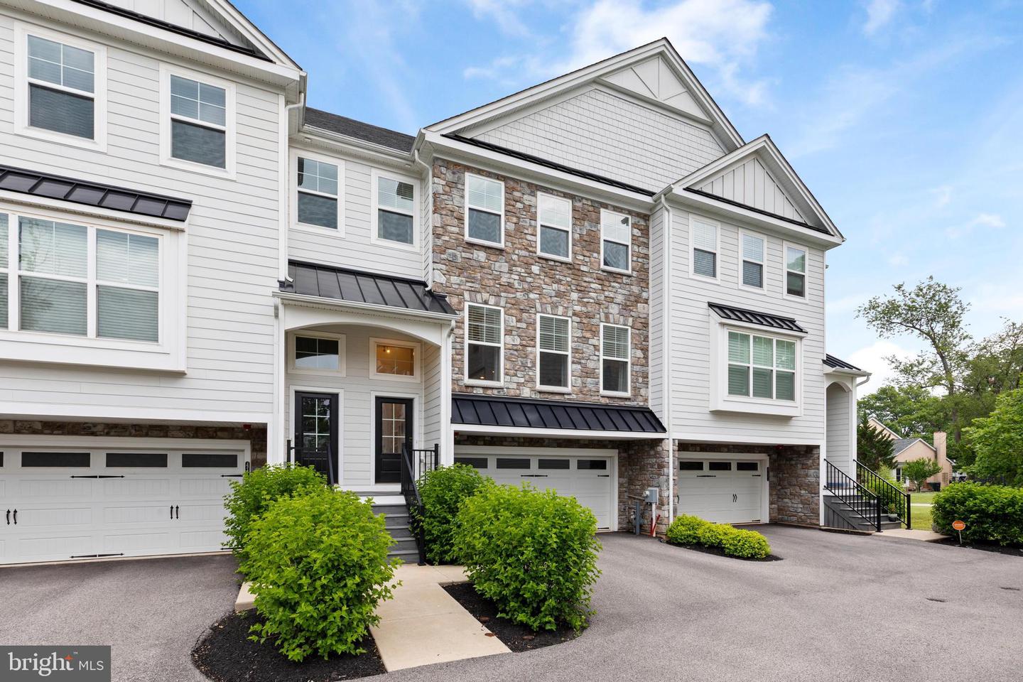 4113 Addison Court