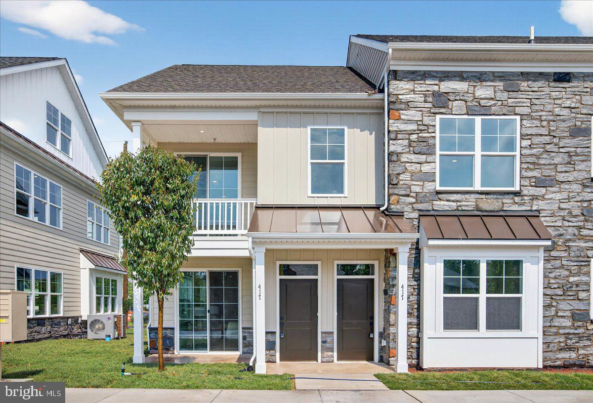 409 Isabelle Court #201