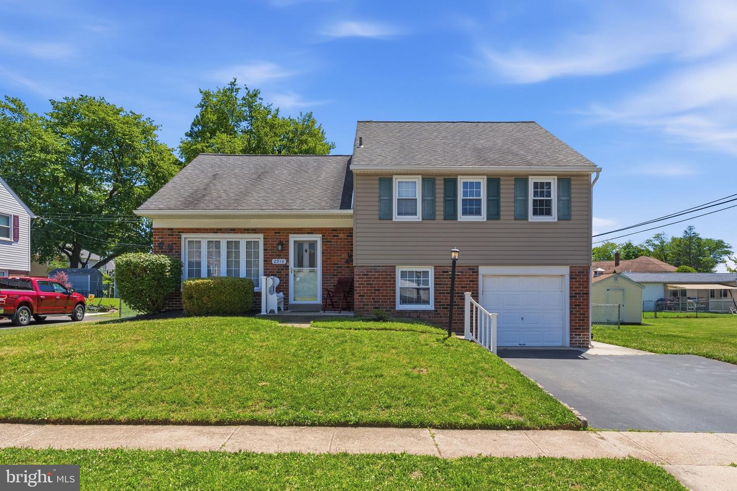 2914 Denise Rd