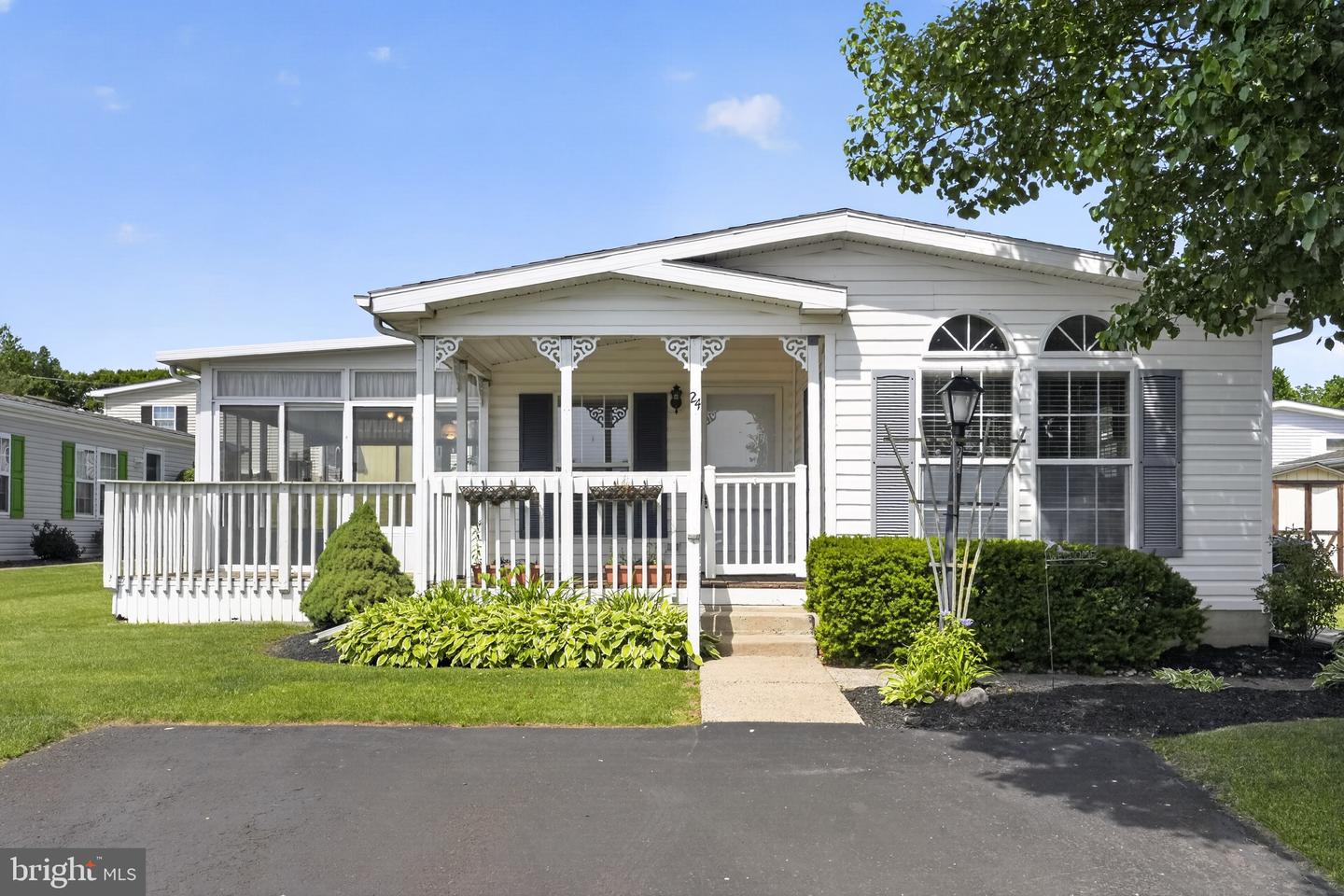 24 Longwood Court E