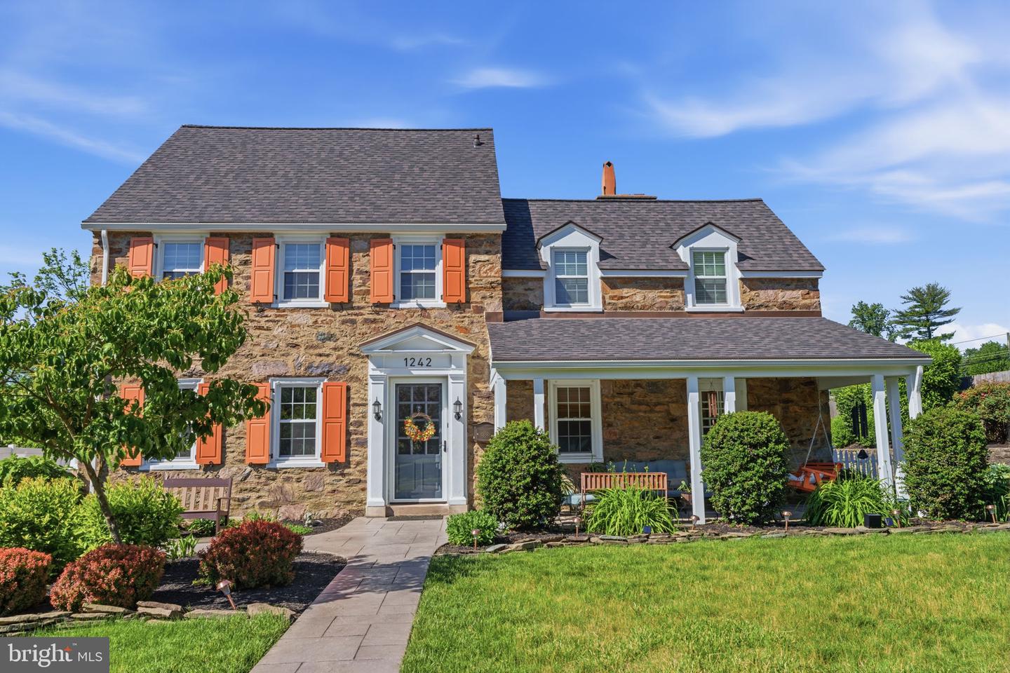 1242 Gordon Road