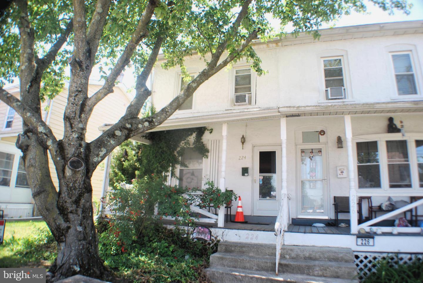 224 W 5th Street