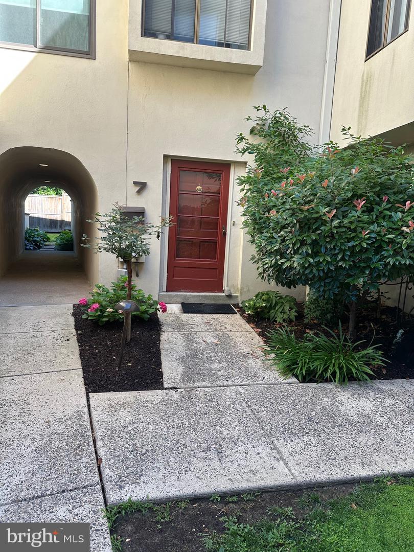 100 Llanalew Road #7b