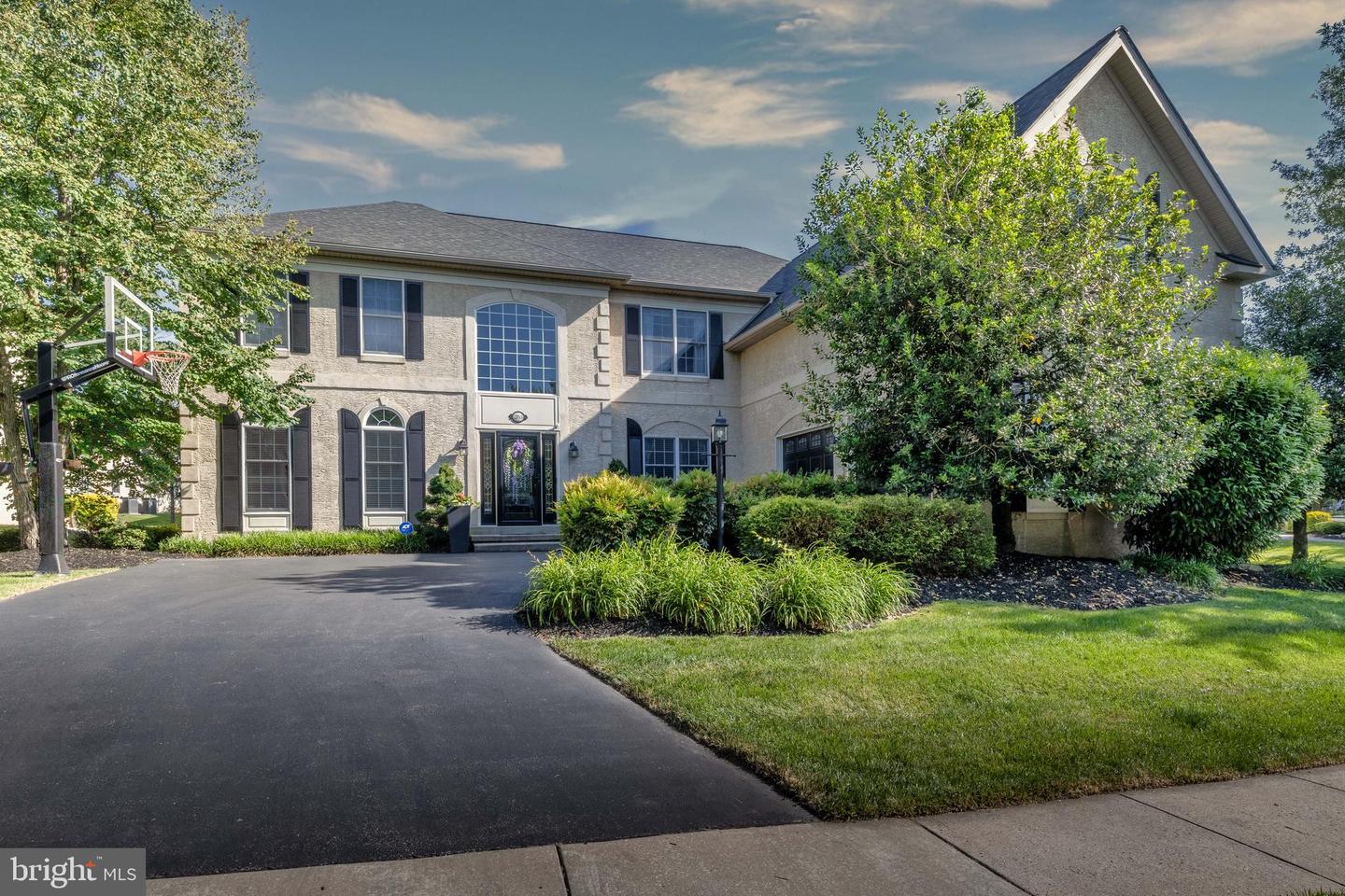 263 Rivercrest Drive