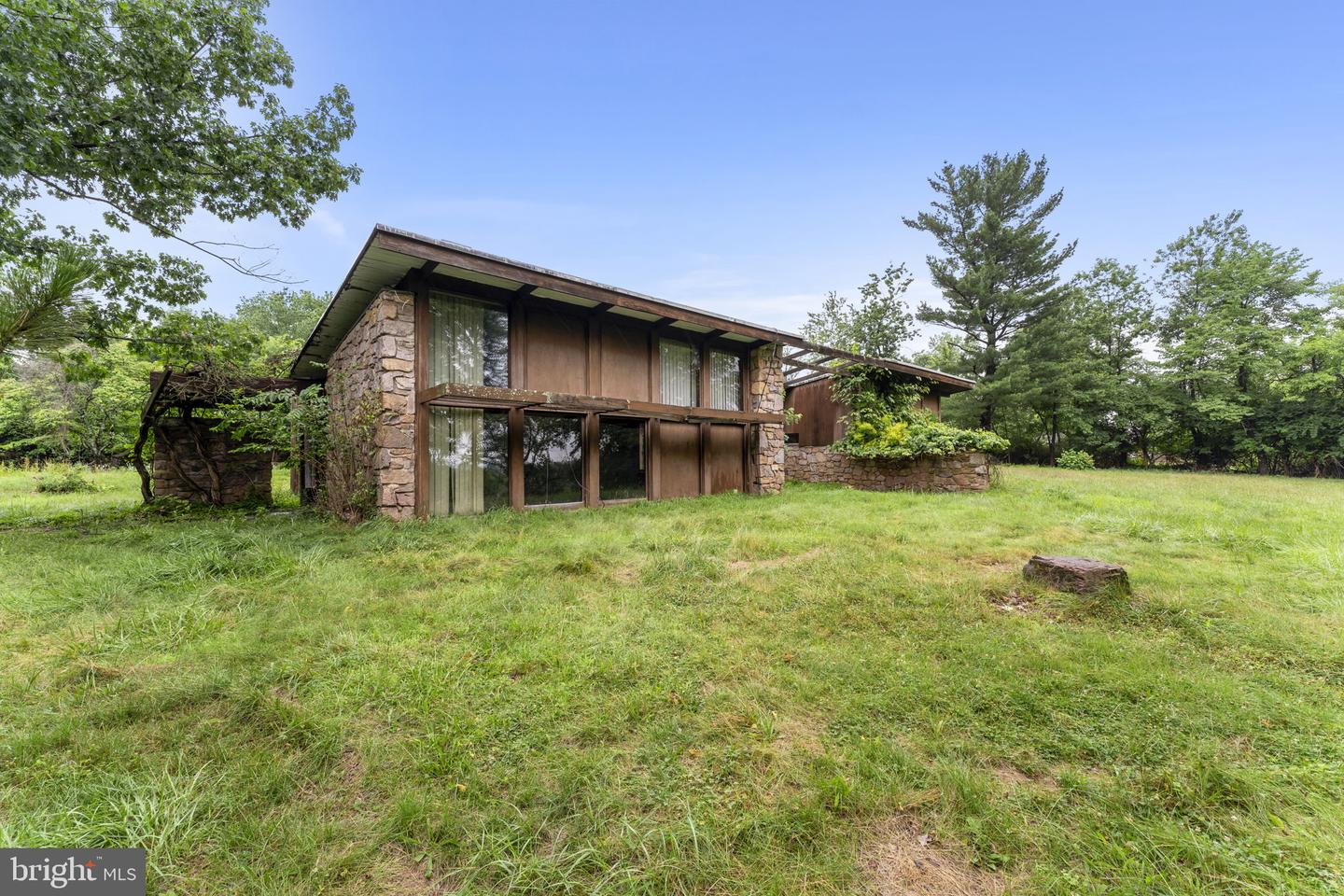 2935 Whitehall Road