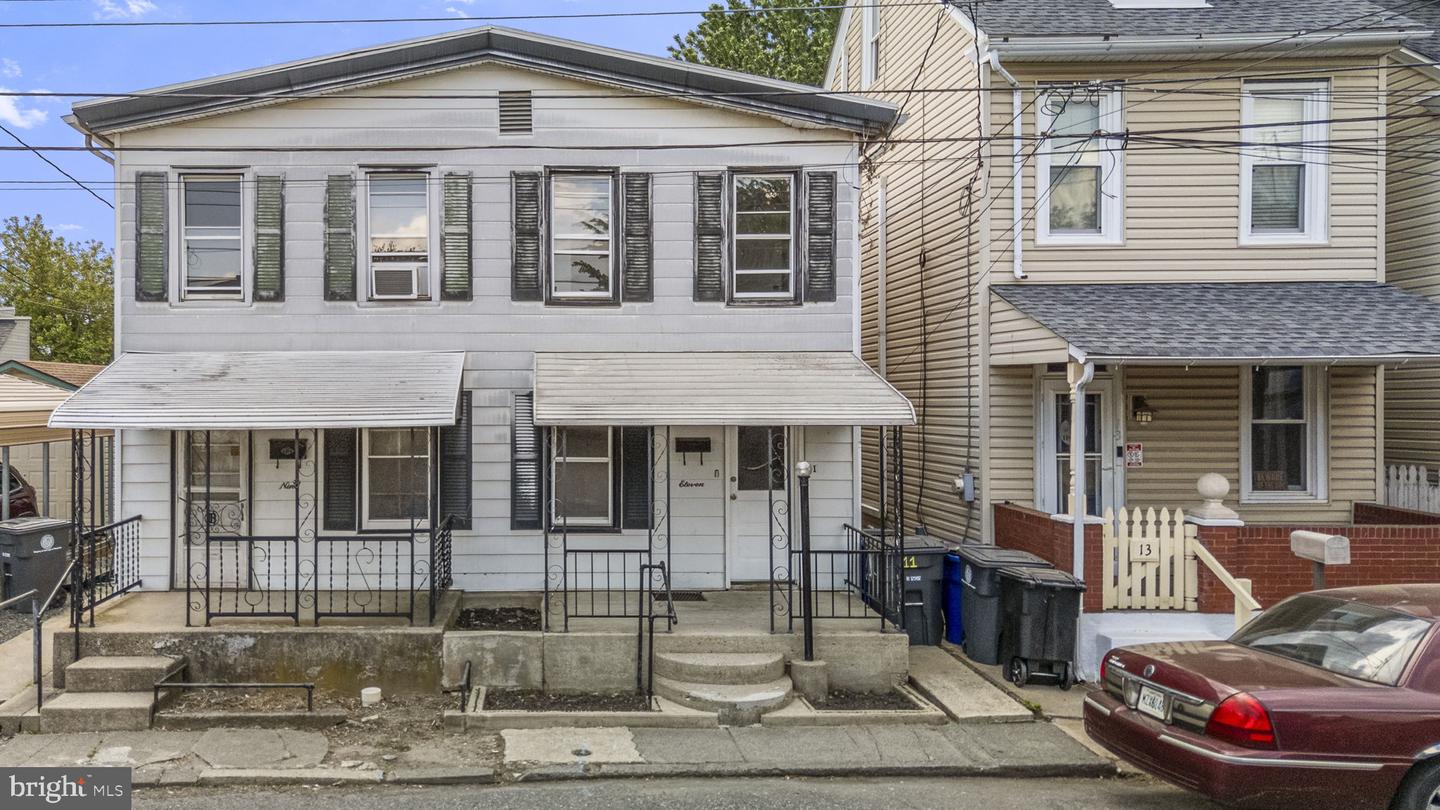 11 S Plum Street