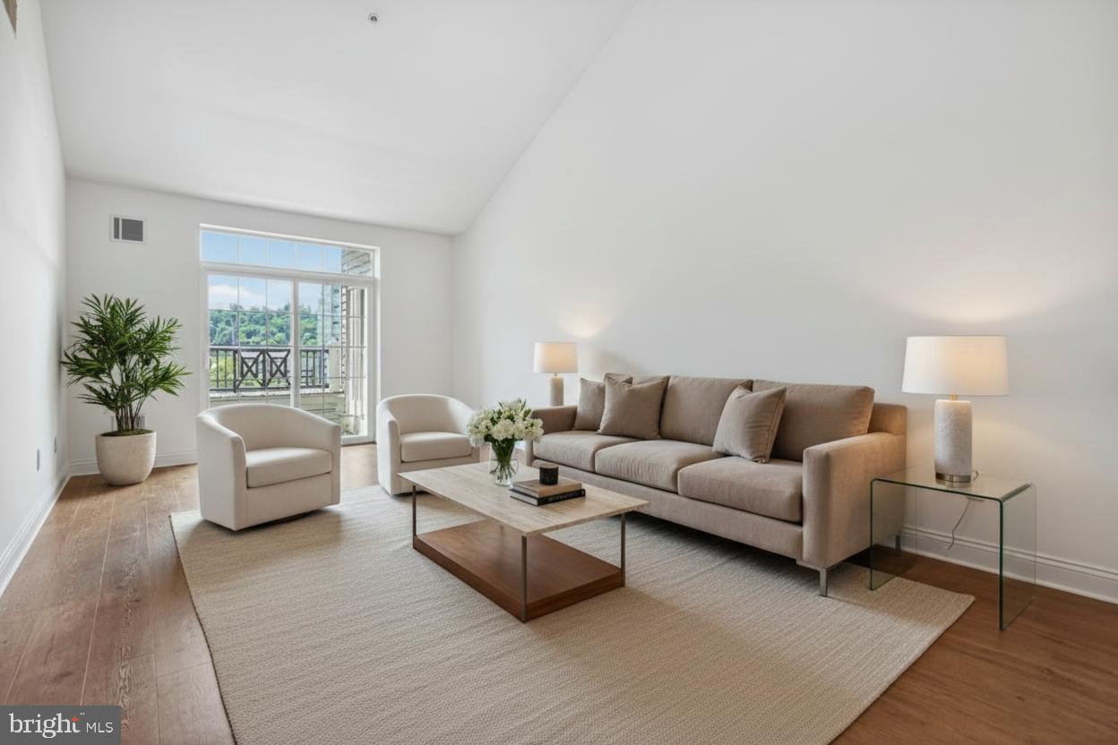 200 W Elm Street #1412