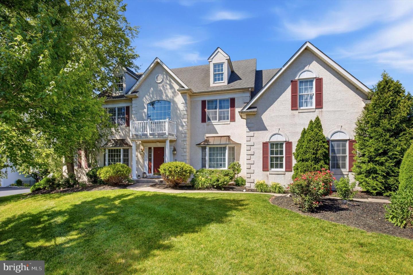 581 Hawthorne Lane